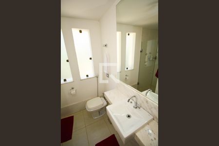 Casa à venda com 280m², 5 quartos e 3 vagasBanheiro 5