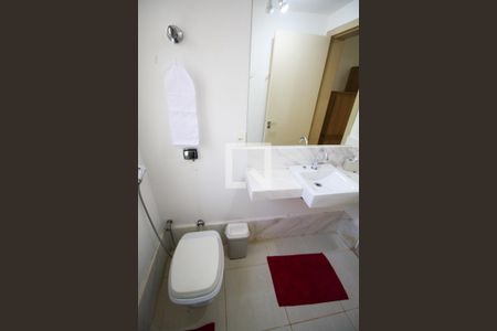 Casa à venda com 280m², 5 quartos e 3 vagasBanheiro 4