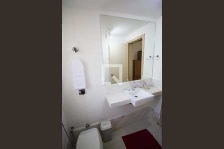 Casa à venda com 280m², 5 quartos e 3 vagasBanheiro 4