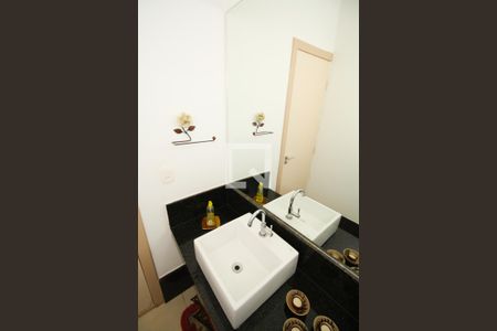 Casa à venda com 280m², 5 quartos e 3 vagasBanheiro 1