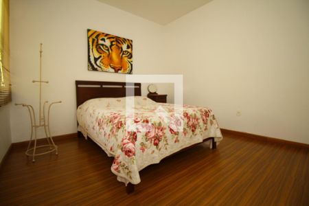 Casa à venda com 280m², 5 quartos e 3 vagasQuarto 2