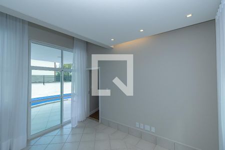 Sala de TV 1 de casa de condomínio à venda com 4 quartos, 300m² em Loteamento Alphaville Campinas, Campinas
