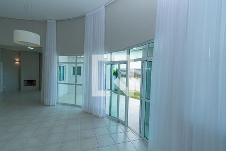 Hall de entrada de casa de condomínio à venda com 4 quartos, 300m² em Loteamento Alphaville Campinas, Campinas