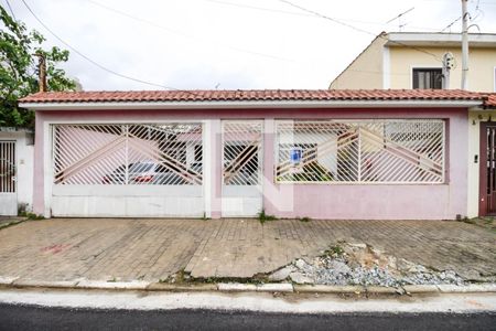 Casa à venda com 340m², 4 quartos e 3 vagasFachada