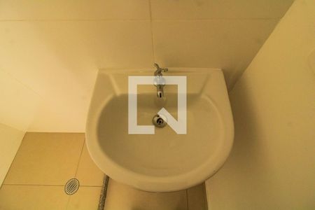 Apartamento à venda com 36m², 2 quartos e sem vaga Apartamento à venda com 36m², 2 quartos e sem vagaDetalhe do banheiro