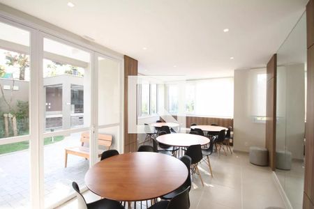 Apartamento para alugar com 38m², 2 quartos e 1 vagaÁrea comum - Salão de festas