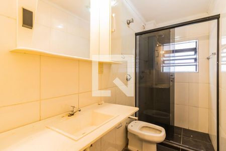 Banheiro de apartamento para alugar com 1 quarto, 63m² em Medianeira, Porto Alegre