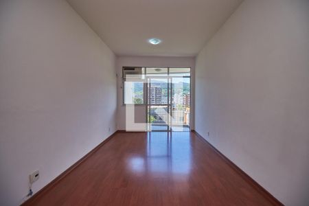 Apartamento à venda com 70m², 1 quarto e 1 vaga Apartamento à venda com 70m², 1 quarto e 1 vagaSala