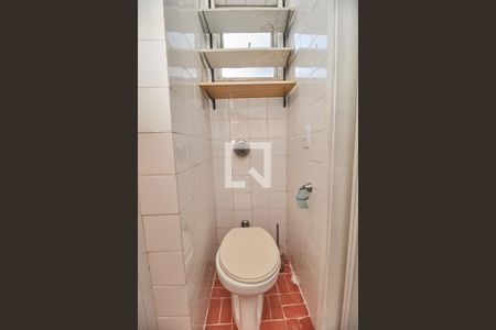 Apartamento à venda com 70m², 1 quarto e 1 vaga Apartamento à venda com 70m², 1 quarto e 1 vagaBanheiro de Serviço