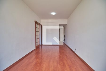 Apartamento à venda com 70m², 1 quarto e 1 vaga Apartamento à venda com 70m², 1 quarto e 1 vagaSala