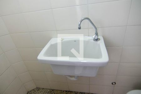 Apartamento à venda com 165m², 4 quartos e 2 vagas Apartamento à venda com 165m², 4 quartos e 2 vagasBanheiro de Serviço