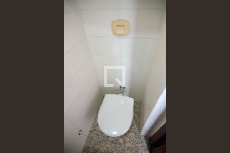 Apartamento à venda com 165m², 4 quartos e 2 vagas Apartamento à venda com 165m², 4 quartos e 2 vagasBanheiro de Serviço