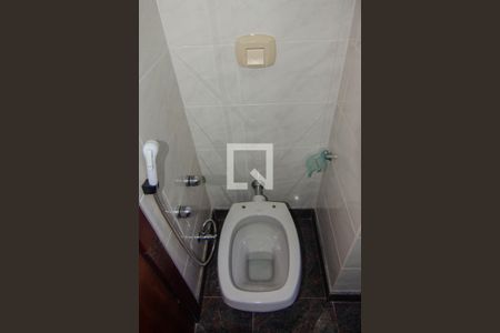Apartamento à venda com 165m², 4 quartos e 2 vagas Apartamento à venda com 165m², 4 quartos e 2 vagasBanheiro Social