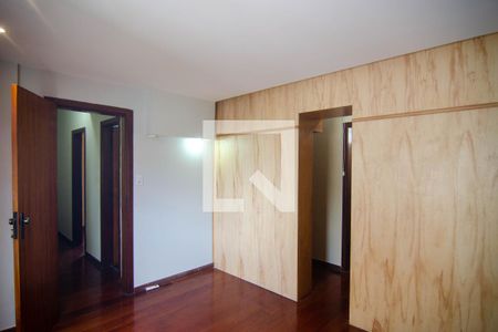 Apartamento à venda com 165m², 4 quartos e 2 vagas Apartamento à venda com 165m², 4 quartos e 2 vagasQuarto 4