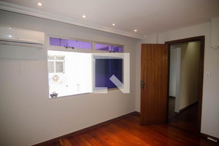 Apartamento à venda com 165m², 4 quartos e 2 vagas Apartamento à venda com 165m², 4 quartos e 2 vagasQuarto 4