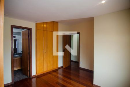 Apartamento à venda com 165m², 4 quartos e 2 vagas Apartamento à venda com 165m², 4 quartos e 2 vagasQuarto 3