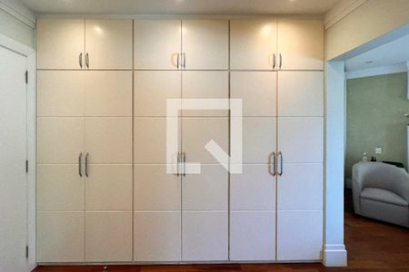 Apartamento à venda com 357m², 4 quartos e 4 vagasSuíte 4