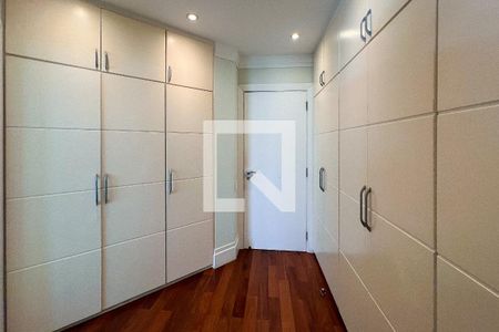 Apartamento à venda com 357m², 4 quartos e 4 vagasSuíte 4