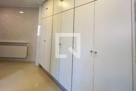 Apartamento à venda com 357m², 4 quartos e 4 vagasCorredor