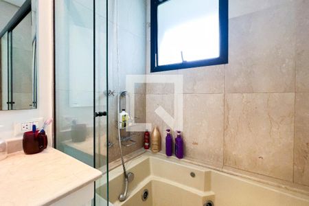 Apartamento à venda com 357m², 4 quartos e 4 vagasBanheiro da Suíte 1