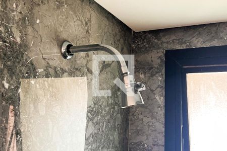 Apartamento à venda com 357m², 4 quartos e 4 vagasBanheiro da Suíte 2