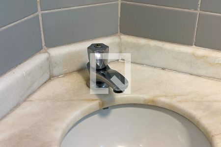 Apartamento à venda com 357m², 4 quartos e 4 vagasBanheiro de Serviço