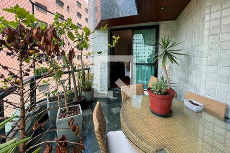 Apartamento à venda com 357m², 4 quartos e 4 vagasVaranda