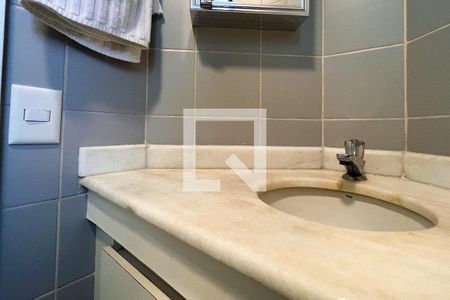 Apartamento à venda com 357m², 4 quartos e 4 vagasBanheiro de Serviço