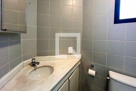 Apartamento à venda com 357m², 4 quartos e 4 vagasBanheiro de Serviço