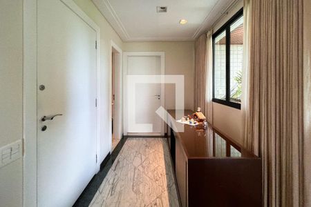 Apartamento à venda com 357m², 4 quartos e 4 vagasHall