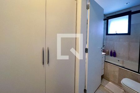 Apartamento à venda com 357m², 4 quartos e 4 vagasSuíte 1