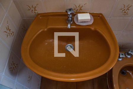 Banheiro de apartamento para alugar com 1 quarto, 47m² em Enseada, Guarujá