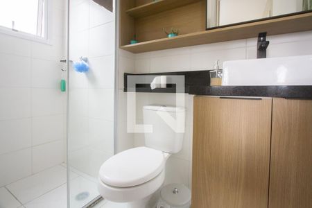 Banheiro de apartamento para alugar com 1 quarto, 29m² em Jardim Caravelas, São Paulo