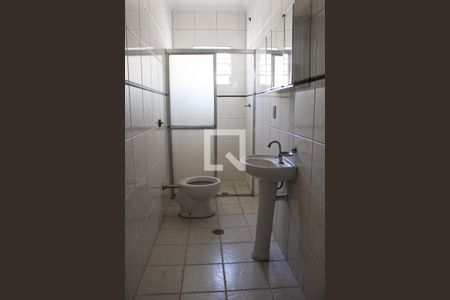 Casa para alugar com 100m², 2 quartos e 6 vagasBanheiro 2