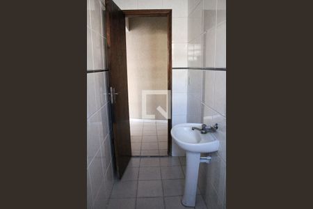 Casa para alugar com 100m², 2 quartos e 6 vagasBanheiro 1