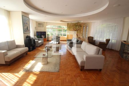Sala 1 de casa para alugar com 4 quartos, 651m² em Tristeza, Porto Alegre
