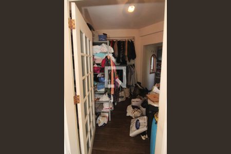 Casa para alugar com 651m², 4 quartos e 4 vagasCloset da suíte 4