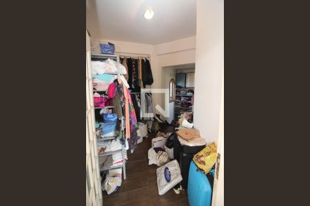 Casa para alugar com 651m², 4 quartos e 4 vagasCloset da suíte 4