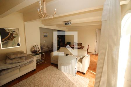 Casa para alugar com 651m², 4 quartos e 4 vagasSuíte 1