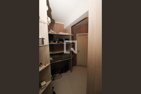 Casa para alugar com 651m², 4 quartos e 4 vagasCloset da suíte 1