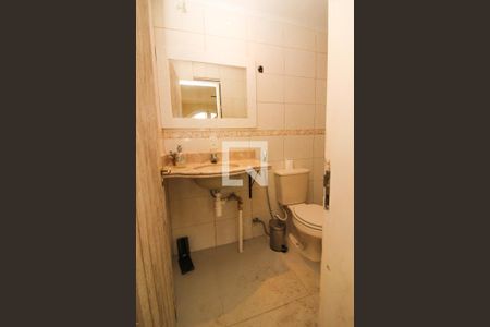 Casa para alugar com 651m², 4 quartos e 4 vagasBanheiro de serviço