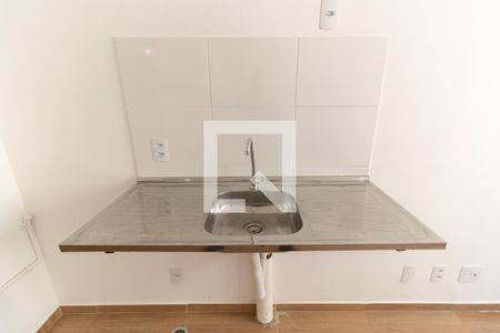 Cozinha de apartamento para alugar com 1 quarto, 25m² em Jardim Santa Emília, São Paulo