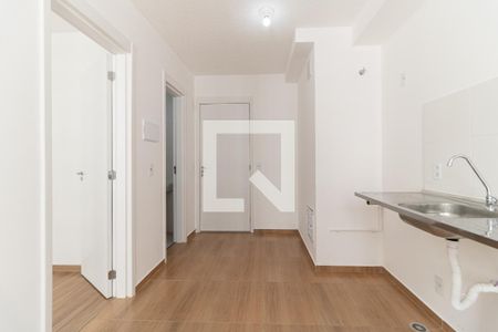 Cozinha de apartamento para alugar com 1 quarto, 25m² em Jardim Santa Emília, São Paulo
