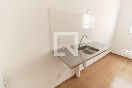 Cozinha de apartamento para alugar com 1 quarto, 25m² em Jardim Santa Emília, São Paulo