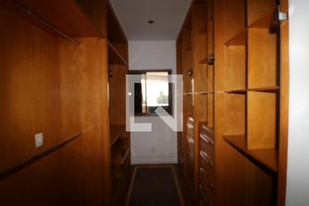 Apartamento à venda com 384m², 4 quartos e 4 vagasCloset do Quarto 1