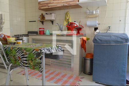 Apartamento à venda com 60m², 2 quartos e 1 vagaCozinha