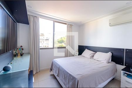 Apartamento à venda com 140m², 4 quartos e 2 vagas Apartamento à venda com 140m², 4 quartos e 2 vagasSuite 2