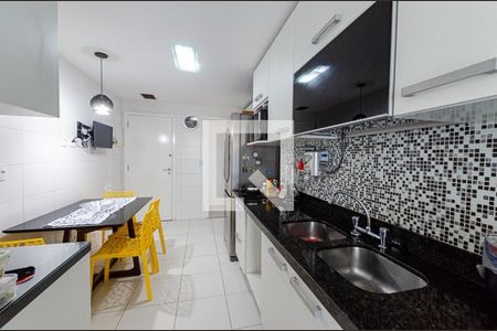Apartamento à venda com 140m², 4 quartos e 2 vagas Apartamento à venda com 140m², 4 quartos e 2 vagasCozinha
