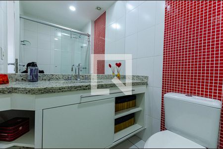 Apartamento à venda com 140m², 4 quartos e 2 vagas Apartamento à venda com 140m², 4 quartos e 2 vagasBanheiro Social
