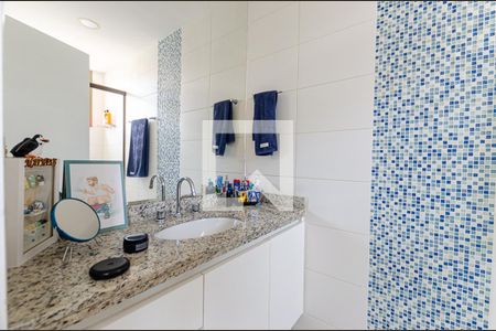 Apartamento à venda com 140m², 4 quartos e 2 vagas Apartamento à venda com 140m², 4 quartos e 2 vagasBanheiro do Quarto Suite